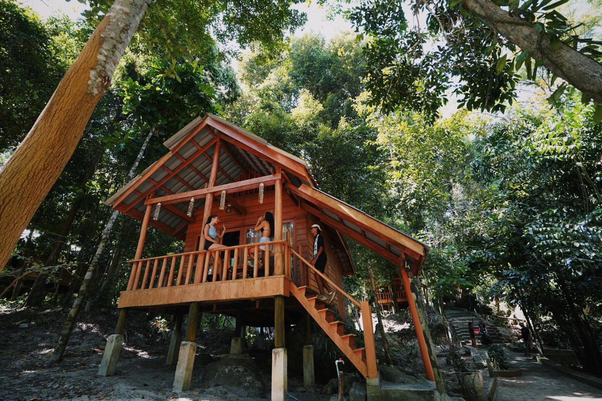 The Wavy Sailor Hotel Kaoh Touch Exterior photo