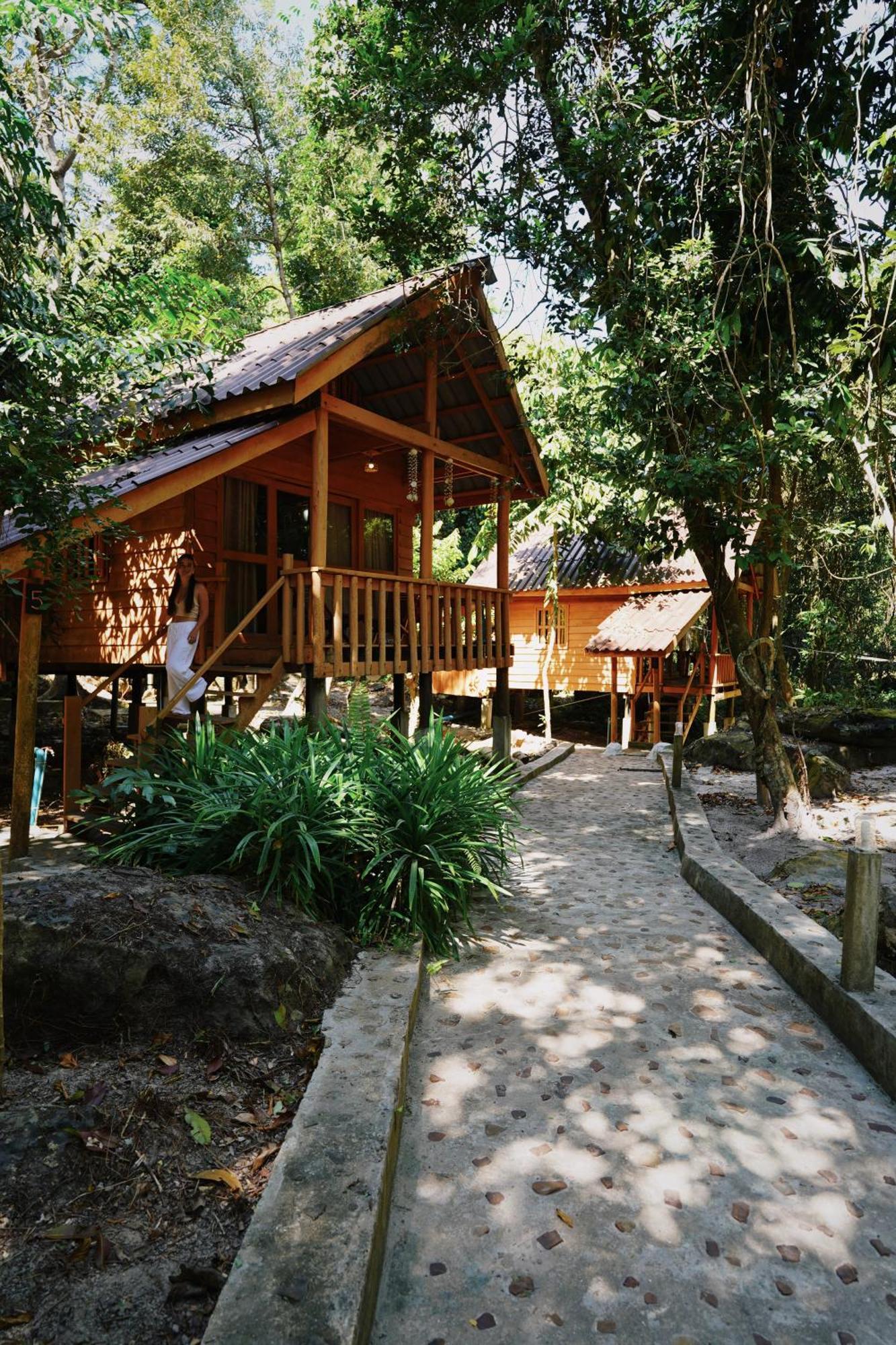 The Wavy Sailor Hotel Kaoh Touch Exterior photo