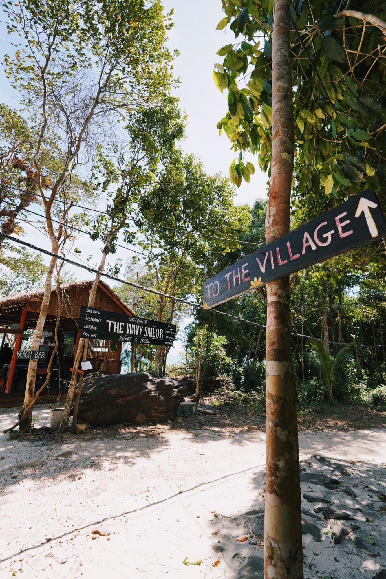 The Wavy Sailor Hotel Kaoh Touch Exterior photo