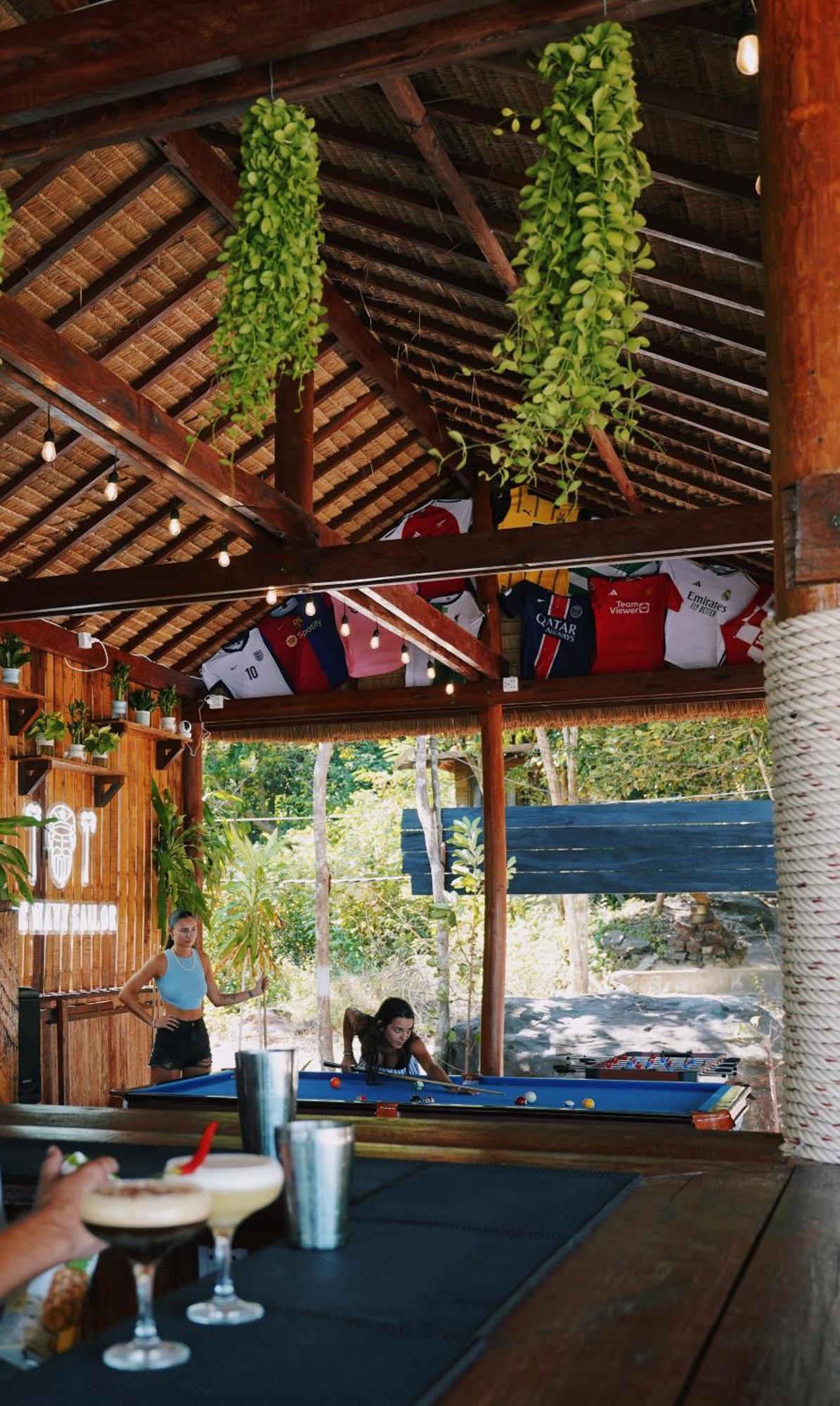 The Wavy Sailor Hotel Kaoh Touch Exterior photo