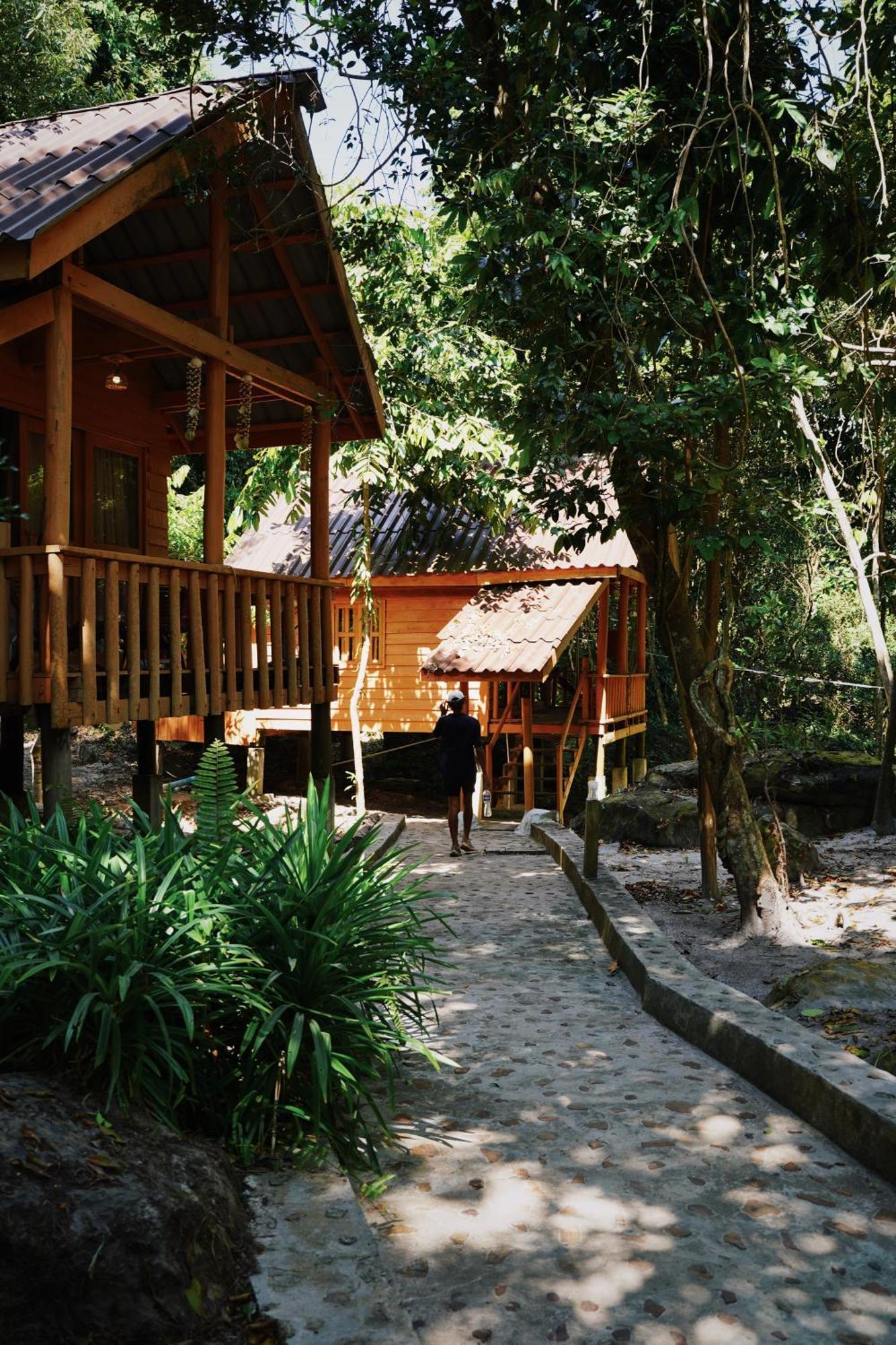 The Wavy Sailor Hotel Kaoh Touch Exterior photo